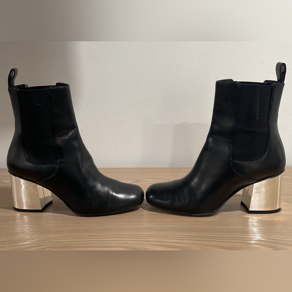 Gucci Leather Booties